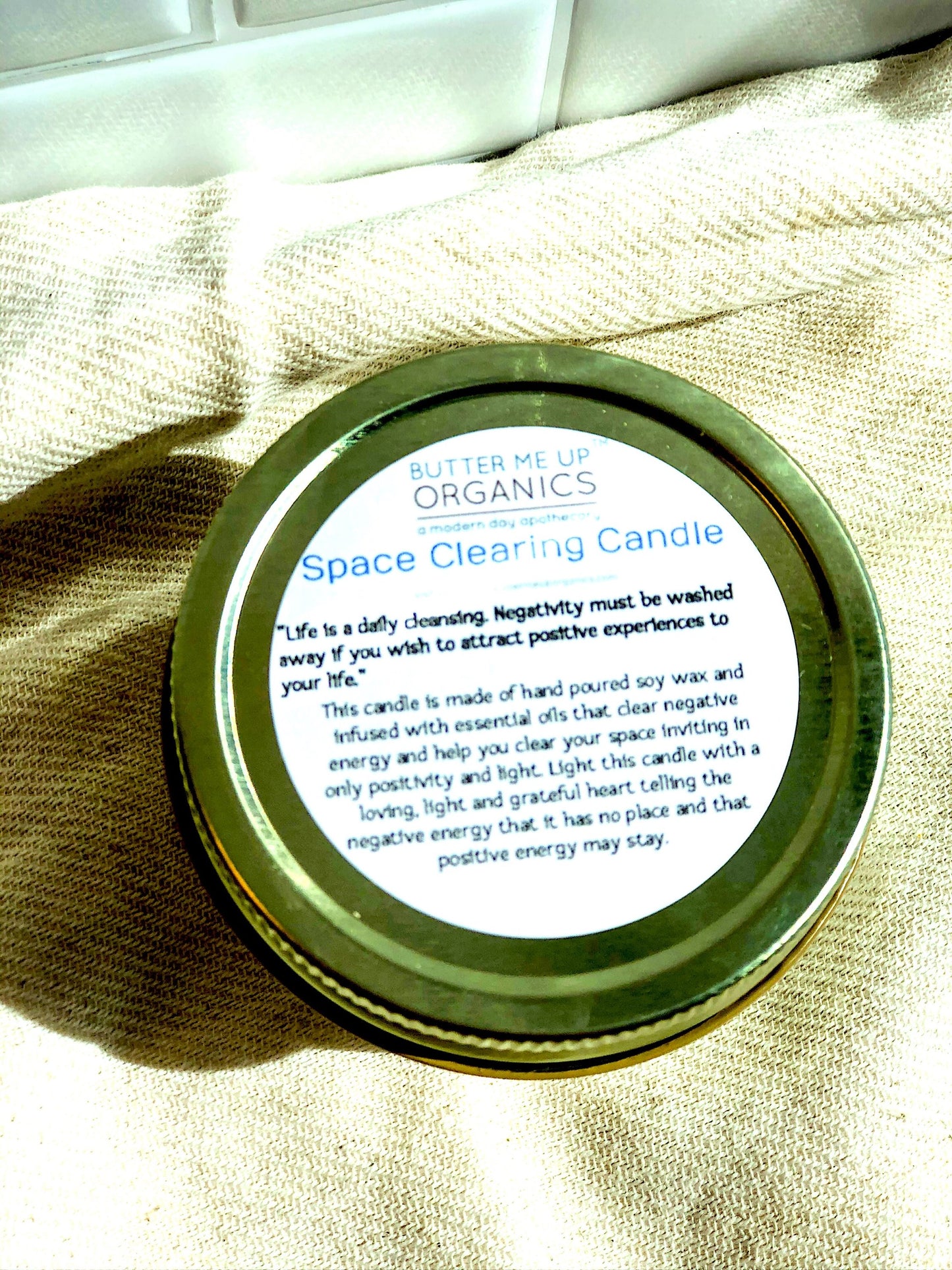 Lemon, lavender, and cedarwood Candle/ Vela de Limon y Lavanda