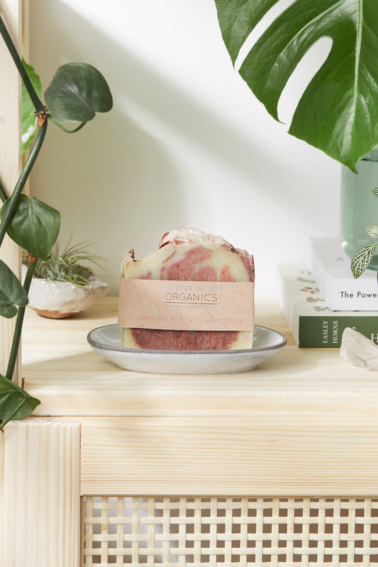 Jasmine, Atlas Cedar, & Pine Organic Soap/ Jabon de Jasmin y Pino
